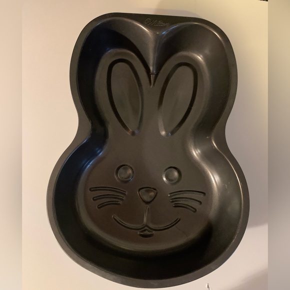 Wilton Nonstick Bunny Cake Pan - Picture 2 of 7
